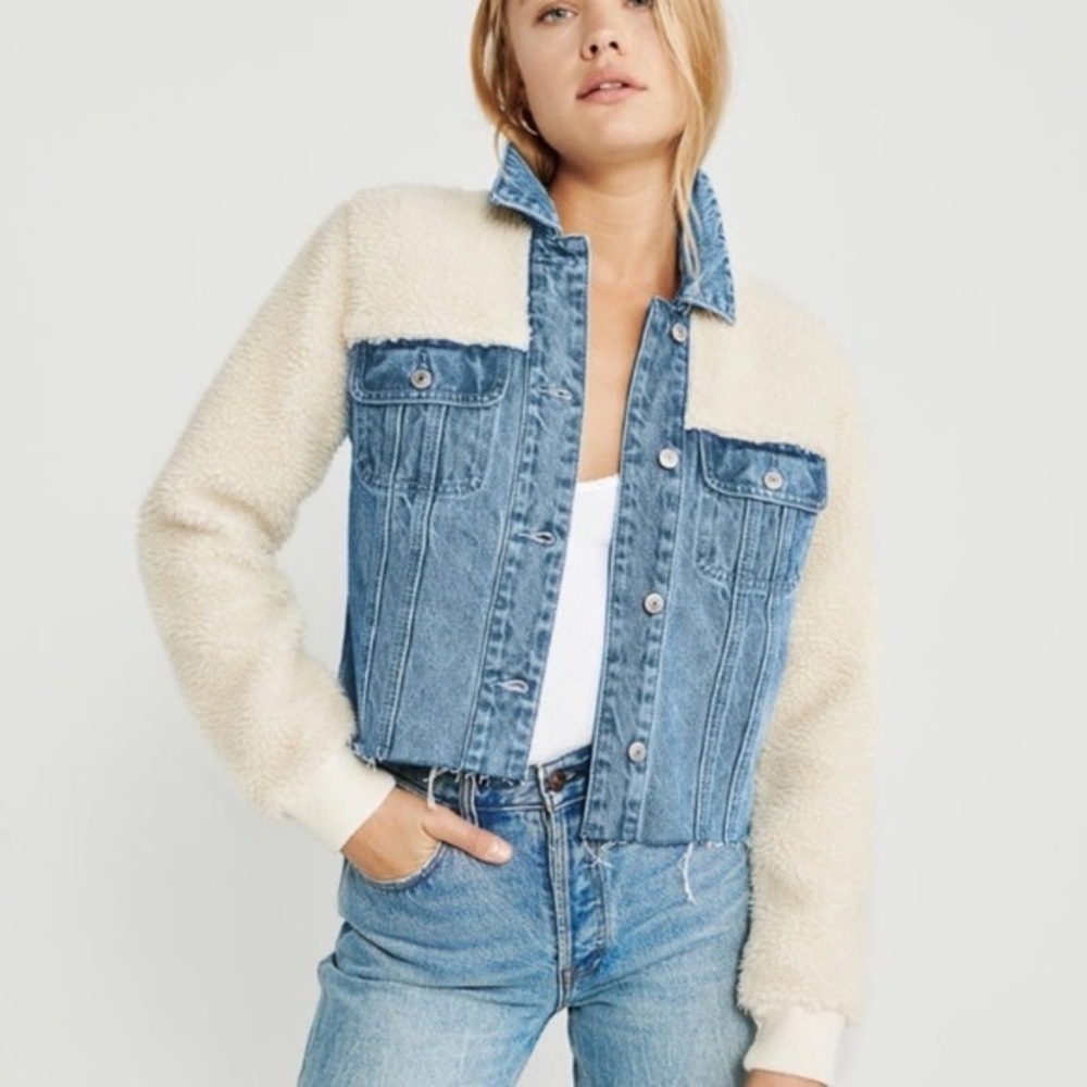 Abercrombie & Fitch Sherpa Lined Raw Hem Crop Denim Jacket size S NWT